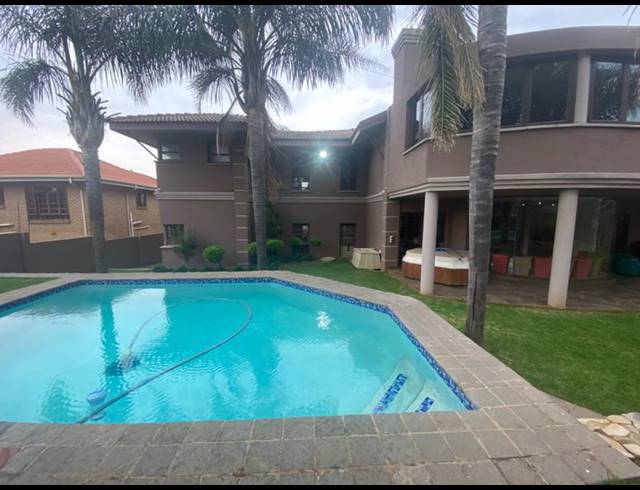 4 BEDROOM HOUSE FOR SALE IN AERORAND